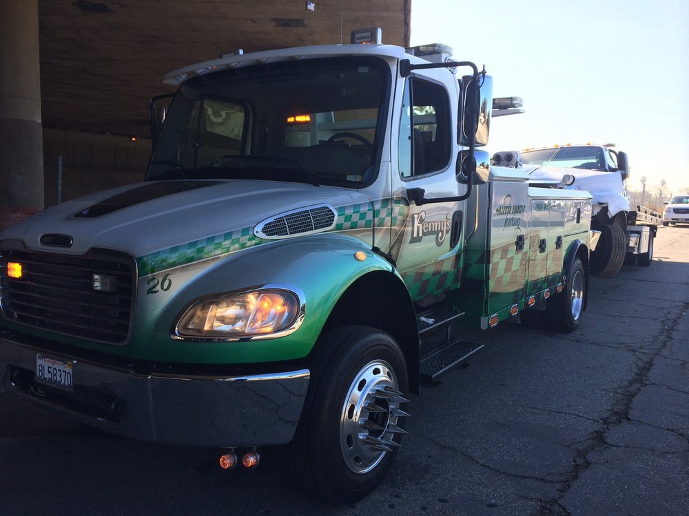 Bellflower, CA Auto Body & Towing Services Kenny's Auto Body & Towing